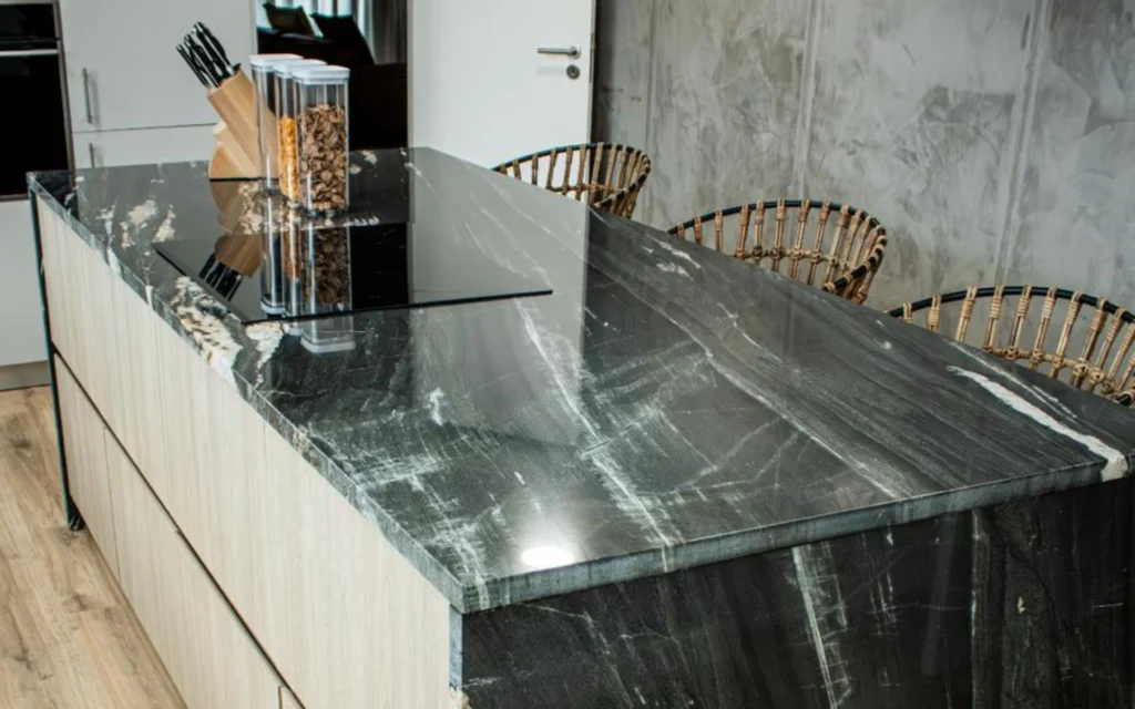 Cozinha Sofisticada em Rocha Granisul